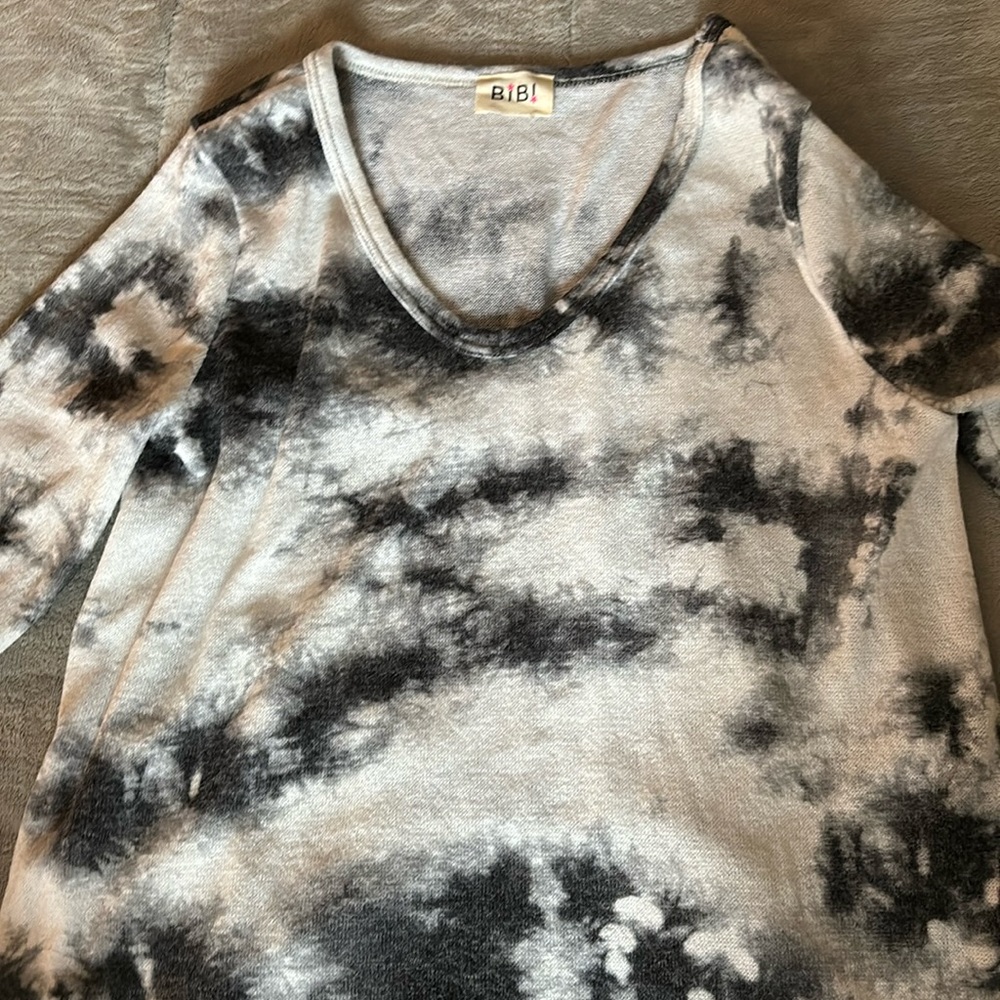 long sleeve pretty sweater